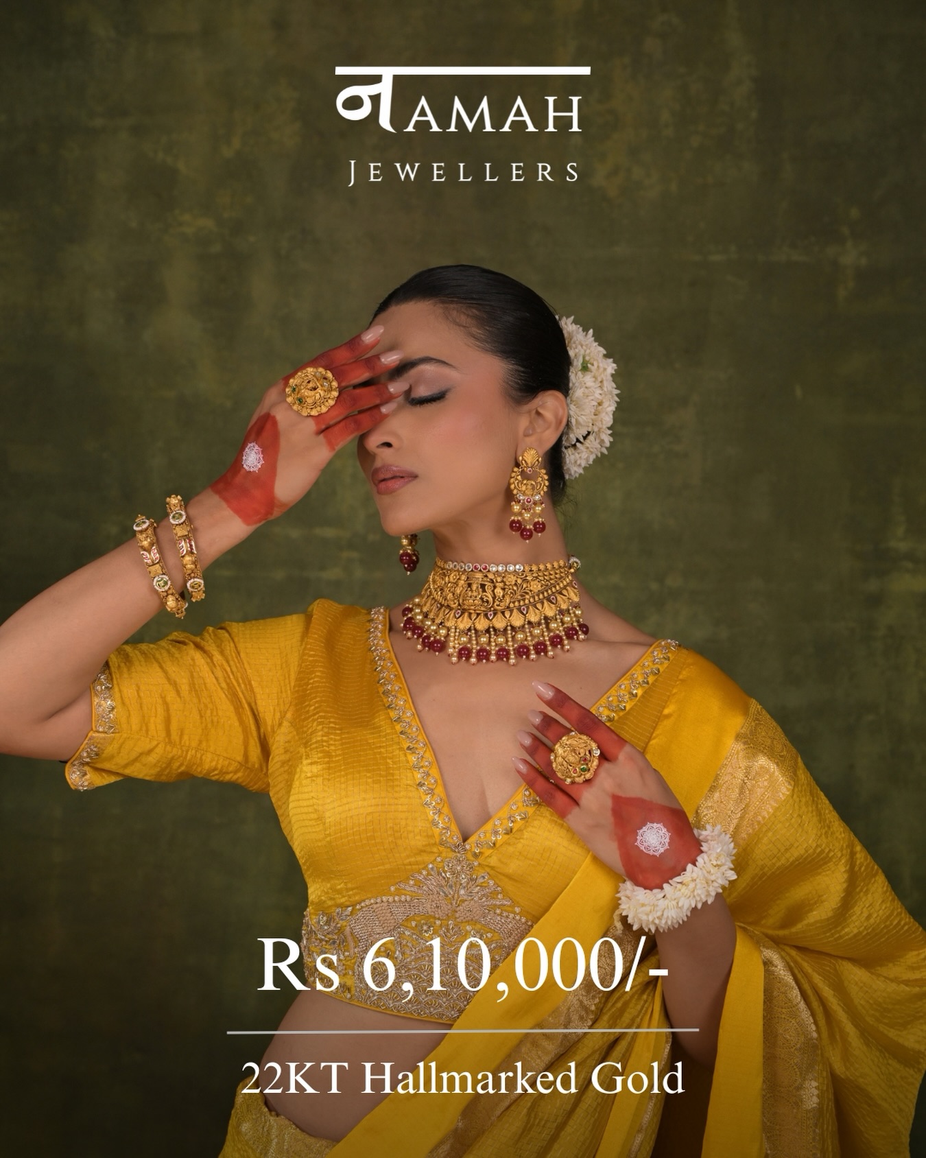 Temple Gold Choker
Rs. 6,10,000

Statement Gold Bangles
Rs. 14,35,000

Temple Go...