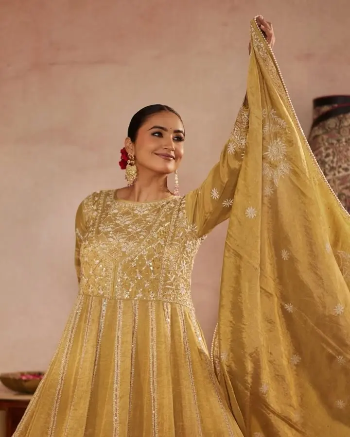 MEERA KHANNA